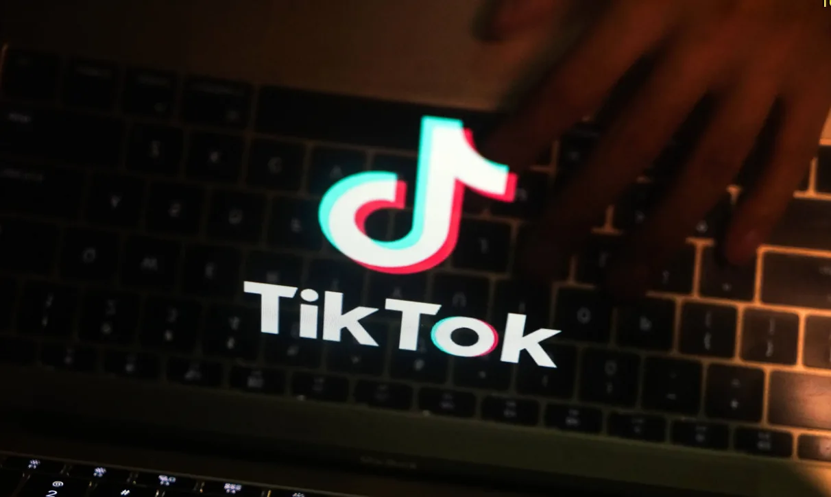 “擦玻璃”生意在美国爆火，TikTok一款汽配赚了80w+！